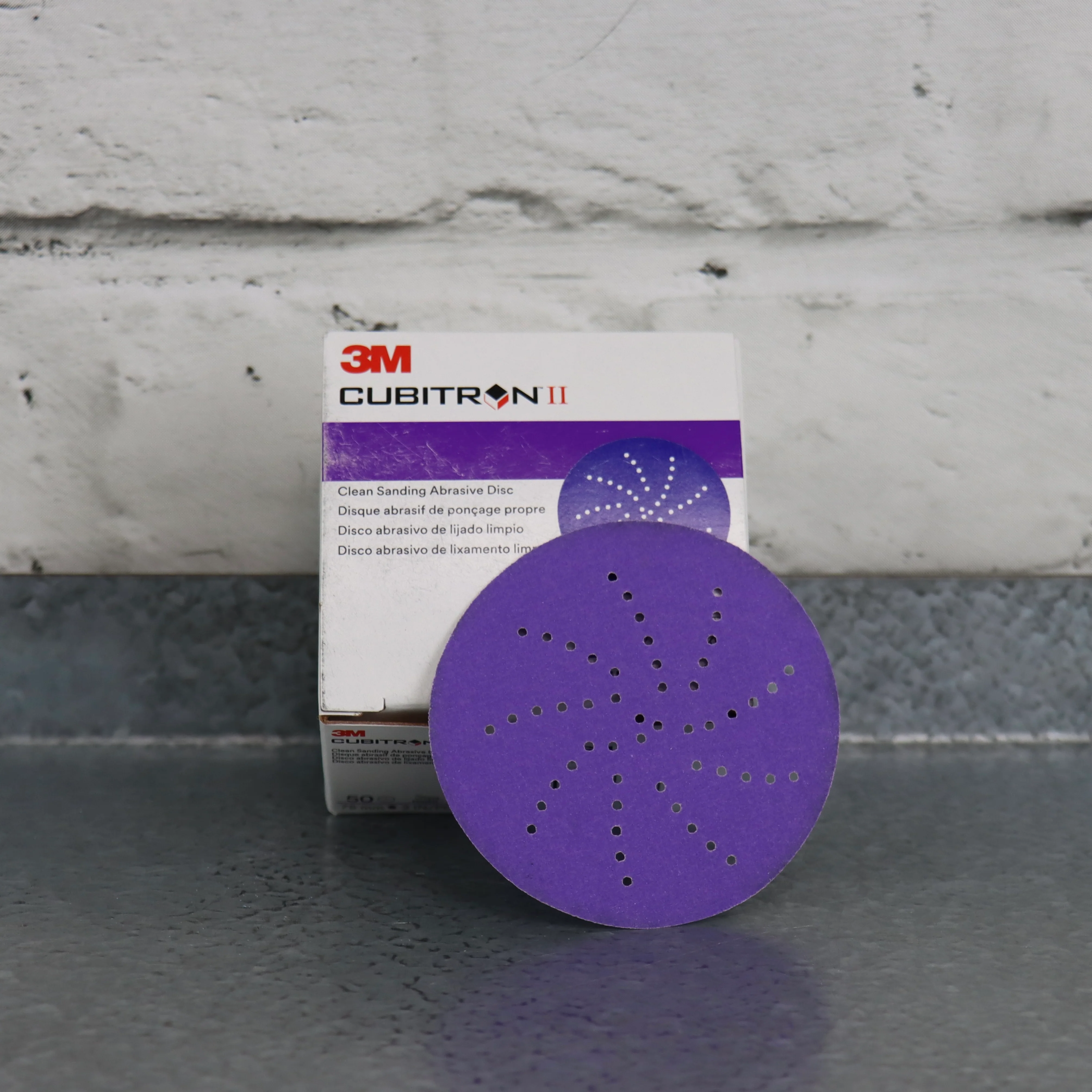 3M Cubitron II Hookit Clean Sanding Abrasive Discs (180g, Pack of 50) - Image 2