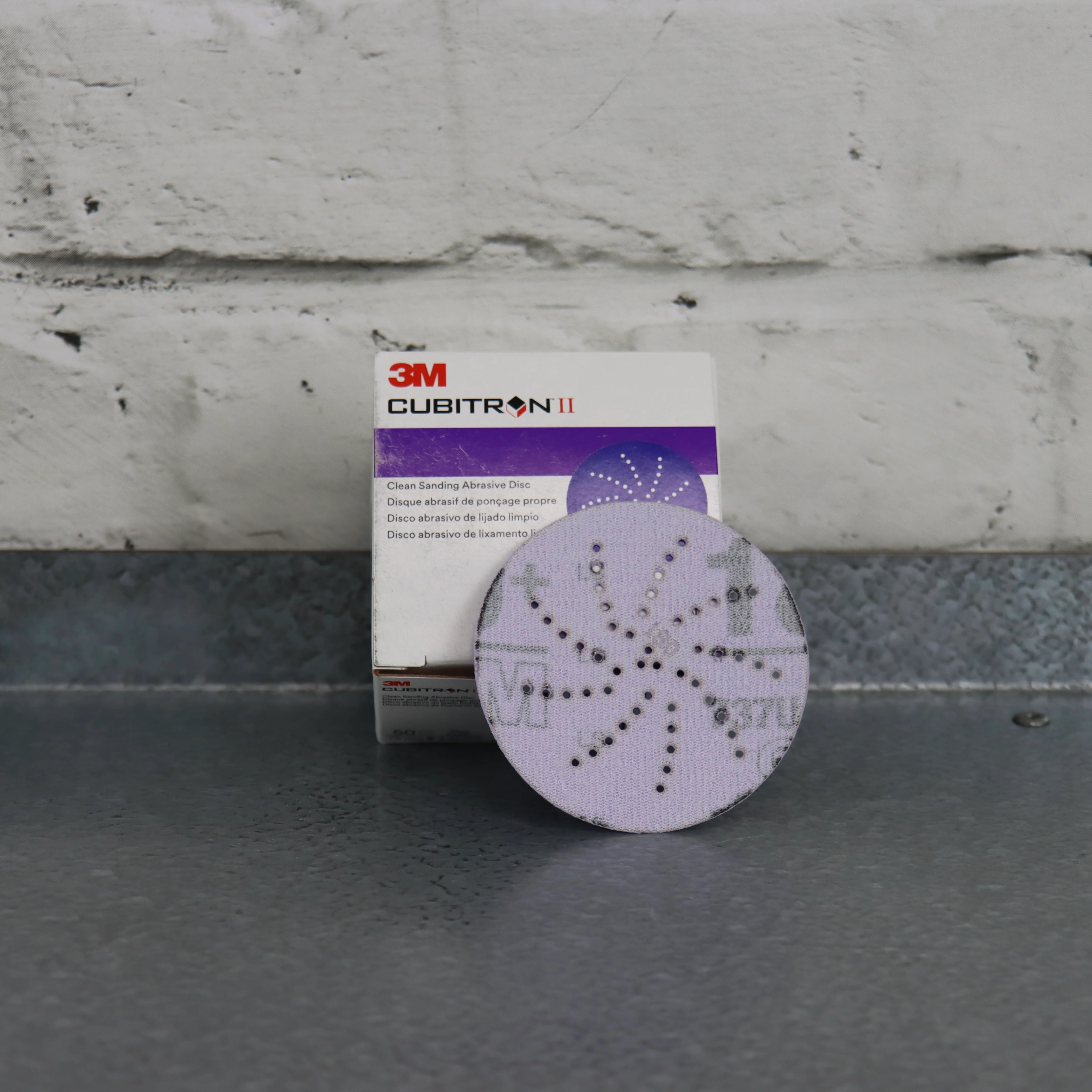 3M Cubitron II Hookit Clean Sanding Abrasive Discs (180g, Pack of 50) - Image 3