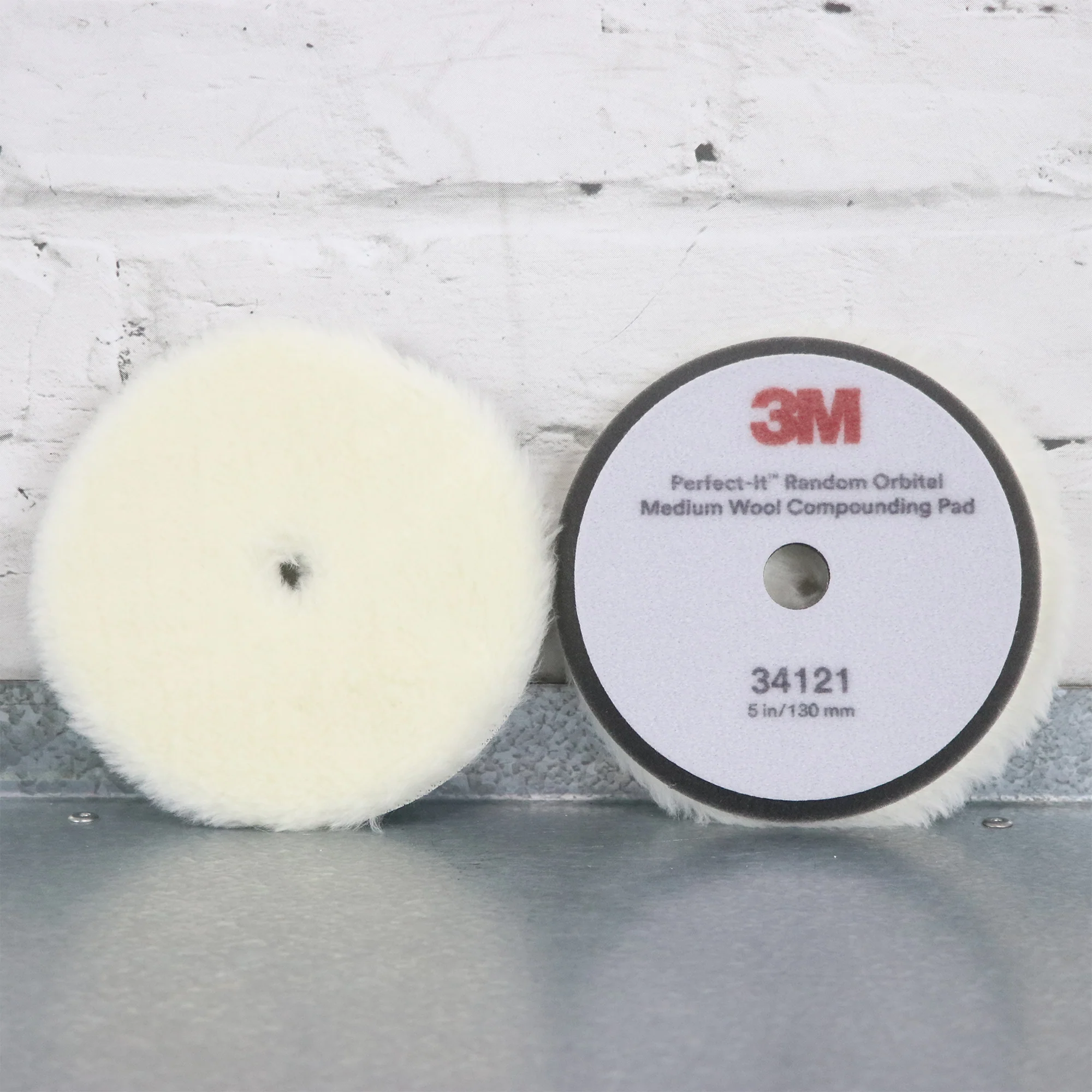 3M Perfect-It Random Orbital White Medium-Grade Wool Compounding Pad - Image 2